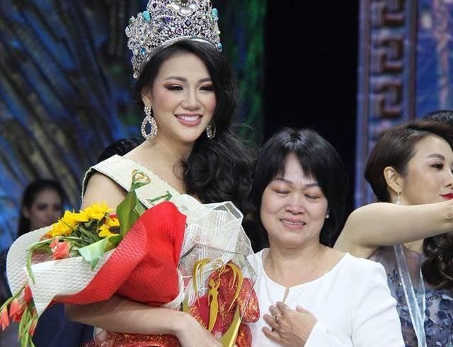 Rơi nước mắt tâm thư gửi mẹ của Hoa hậu Trái đất Nguyễn Phương Khánh