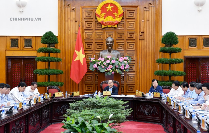 Cuộc họp diễn ra tại trụ sở Chính phủ, dưới sự chủ trì của Thủ tướng Chính phủ Nguyễn Xuân Phúc