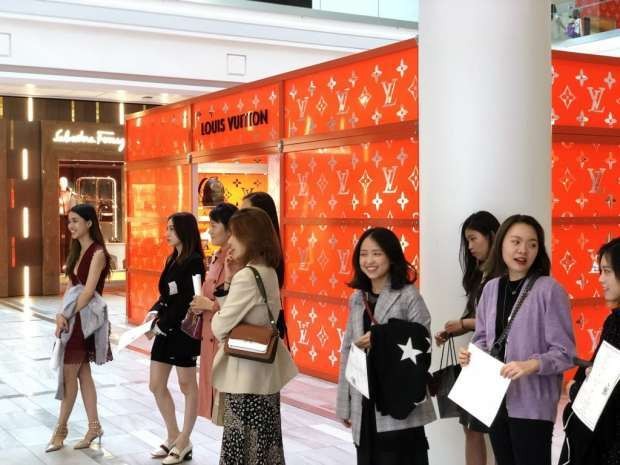 Hé lộ chuyện mua sắm đặc biệt của du học sinh Trung Quốc tại Mỹ
