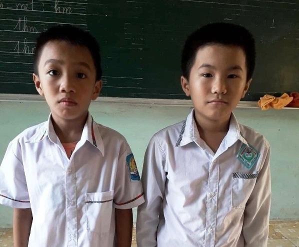 Hai em Ngô Nhất Phi và Trịnh Ngọc Mạnh, học sinh lớp 3B, Trường tiểu học Định Tân, huyện Yên Định.