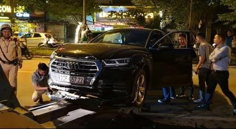 Tài xế Audi tông liên hoàn giữa phố Hà Nội 
