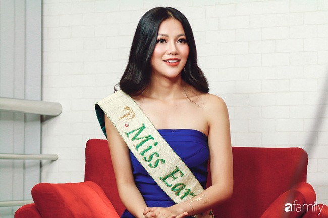 Hoa hậu Phương Khánh đáp trả biệt danh “em gái kết nghĩa” của Ngọc Trinh