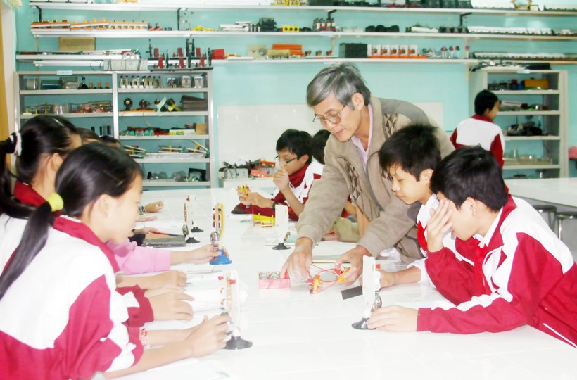 Trong giờ học của thầy và trò Trường THCS Hải Thượng (huyện Hải Lăng, Quảng Trị)