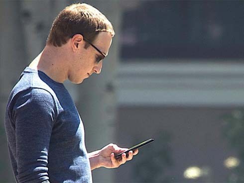 Mark Zuckerberg cấm nhân viên dùng iPhone vì lý do không ngờ 