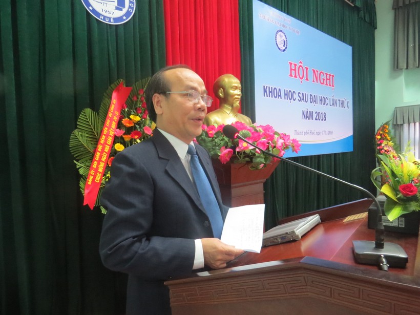 GS.TS  Võ Tam – Phó Hiệu trưởng Trường ĐH Y Dược Huế phát biểu khai mạc hội nghị