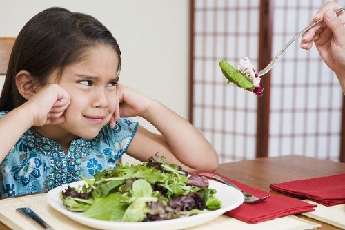 Làm sao để trẻ ăn rau nhiều hơn?