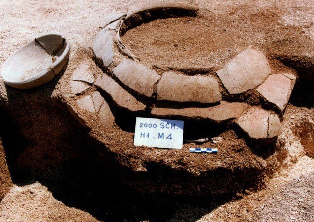 Phát hiện 6 mộ cổ 2000 năm ở Quảng Ngãi