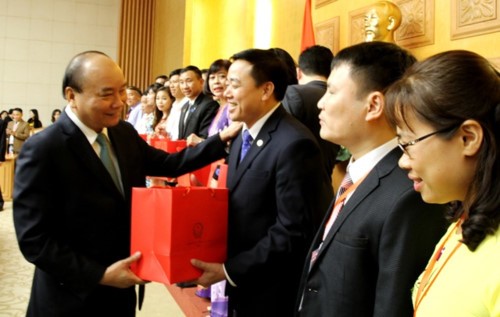Thủ tướng Chính phủ tặng quà các nhà giáo nhân ngày Nhà giáo Việt Nam
