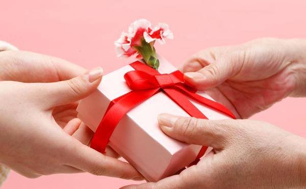Quà tặng và cách tặng quà