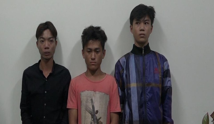 Cà Mau: Cảnh sát chặn kịp thời 2 nhóm thanh niên mang mã tấu giải quyết mâu thuẫn