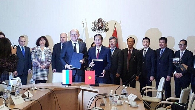 Bộ LĐ-TB&XH Việt Nam và Bộ Lao động và Chính sách xã hội Bulgaria ký kết hợp tác