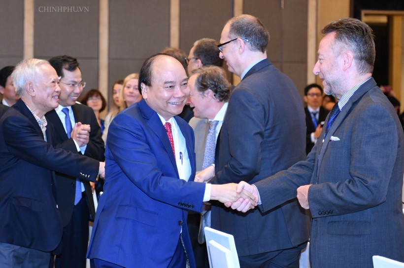 Thủ tướng Nguyễn Xuân Phúc và các đại biểu tham dự Diễn đàn