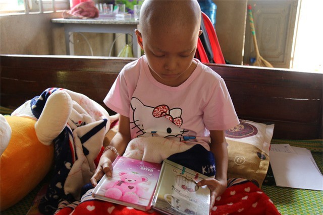 Nhật ký đẫm nước mắt của cô bé mới 9 tuổi đã bị ung thư buồng trứng