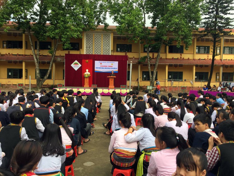  Nghi vấn lãnh đạo nhà trường xâm hại tình dục học sinh tại Phú Thọ: Công an vào cuộc làm rõ thông tin