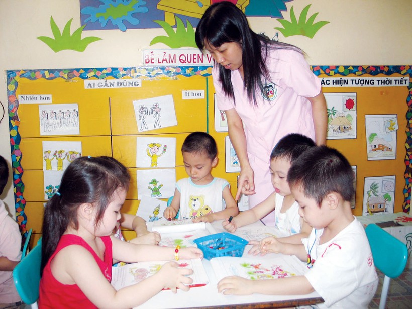 Trong giờ học của trẻ mầm non 5 tuổi tại Trường Mầm non Việt Triều (Hà Nội)