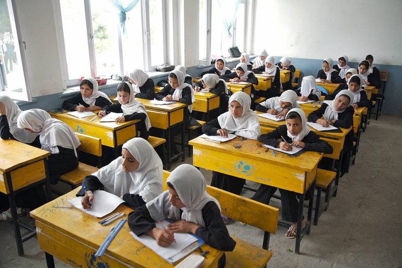 Một lớp học dành riêng cho nữ sinh ở Afghanistan, một điều gần như không tưởng dưới thời Taliban