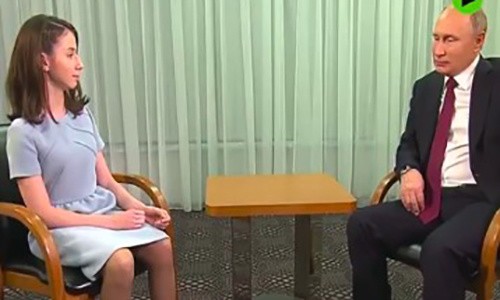 Nữ phóng viên mất thị lực thực hiện được ước mơ phỏng vấn Tổng thống Putin