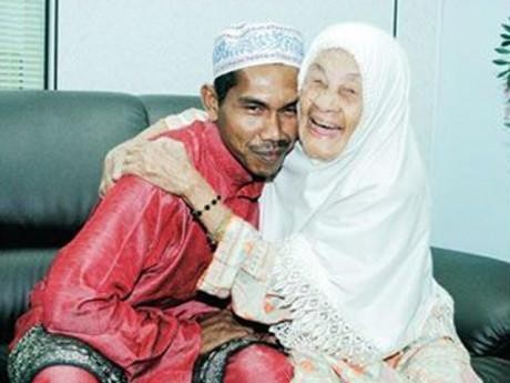 Lạ lùng cụ bà 109 tuổi vẫn lấy chồng thứ 23, chồng ít hơn tới 70 tuổi