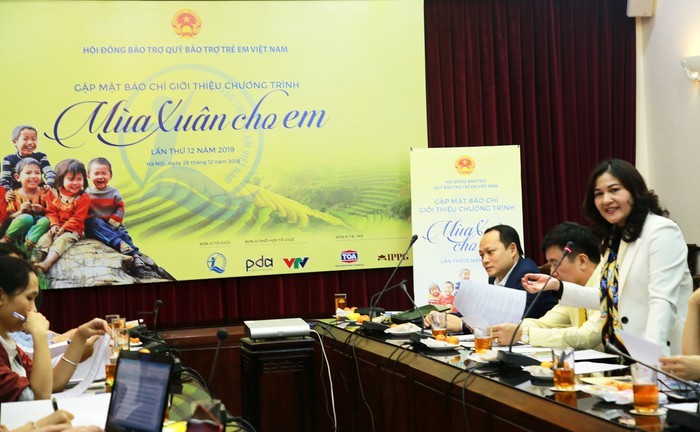 Thứ trưởng Bộ LĐ-TB&XH Nguyễn Thị Hà, phát biểu tại buổi họp báo giới thiệu chương trình