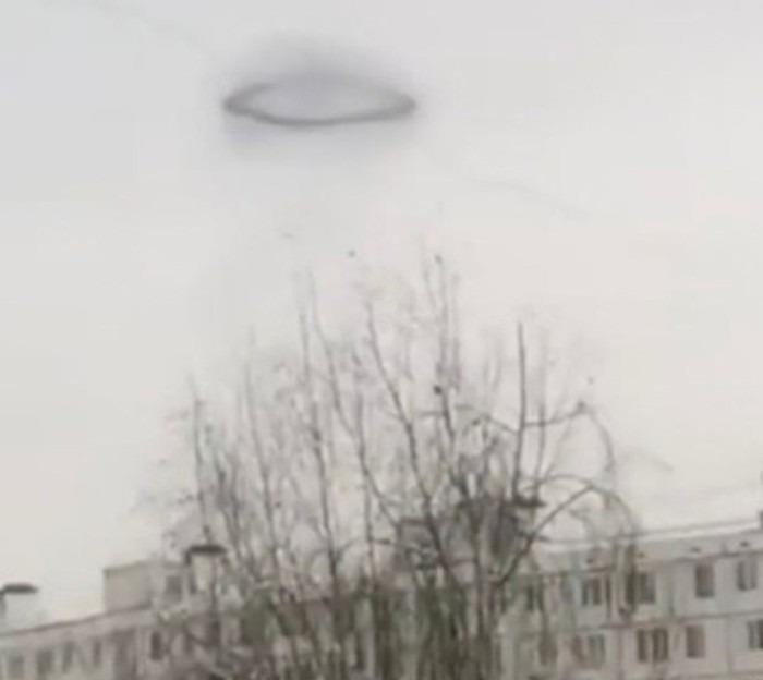 "Chiếc nhẫn đen" kỳ lạ trên bầu trời Nga