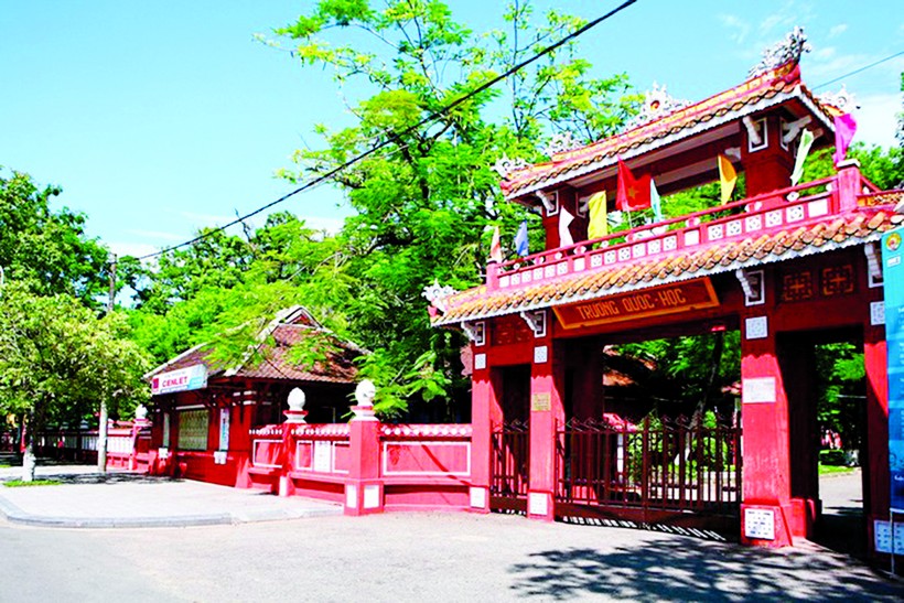 Trường Quốc học Huế, nơi nhà văn Hoàng Phủ Ngọc Tường từng dạy học trước năm 1975