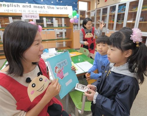 Hàn Quốc: Chính sách dạy Anh ngữ gây tranh cãi