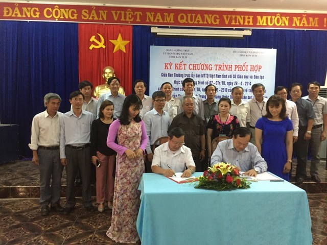 Sở GD&ĐT và Ban Thường trực Uỷ ban MTTQ Việt Nam tỉnh Kon Tum ký kết chương trình phối hợp.