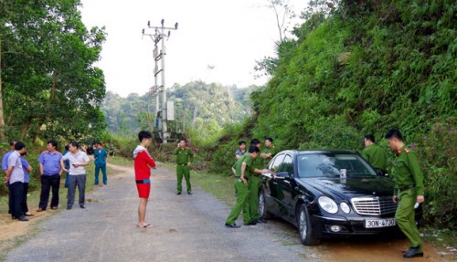 Khởi tố vụ án 3 người trong 1 gia đình chết trên ôtô Mercedes tại Hà Giang