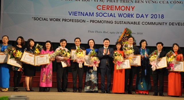 Lễ kỷ niệm Ngày Công tác Việt Nam lần thứ II diễn ra sôi động với nhiều hoạt động ý nghĩa.

