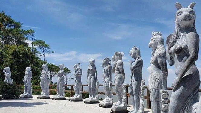 Tạm cất 12 bức tượng con giáp gây tranh cãi ở Đồ Sơn