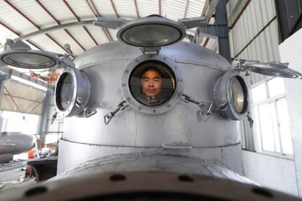 Nông dân Trung Quốc tự chế máy bay, tàu ngầm
