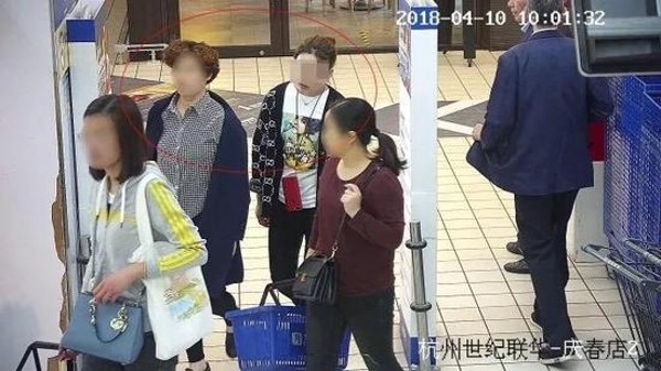 Nhặt được smartphone không cài mật khẩu lại có sẵn Alipay, người phụ nữ đi mua sắm "điên cuồng" rồi bị bắt