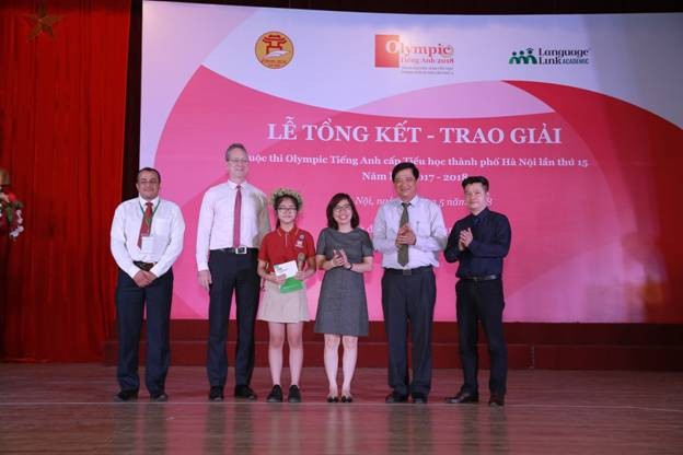 202 học sinh Hà Nội được trao giải Olympic tiếng Anh năm học 2017-2018