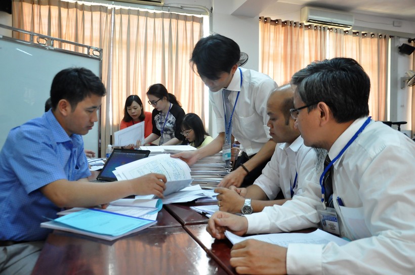 Đoàn kiểm tra  kiểm tra thông tin về điều kiện đảm bảo chất lượng Trường ĐH Duy Tân.