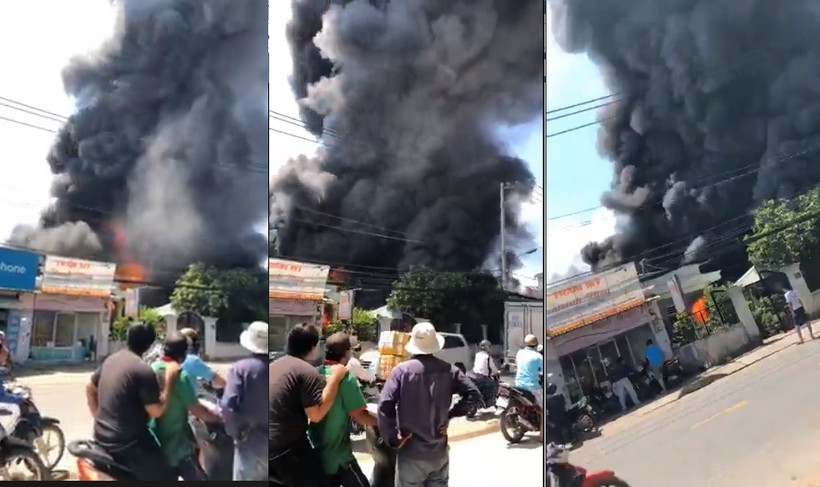 Cháy lớn tại xưởng mút xốp ở TPHCM, nhiều người hoảng loạn