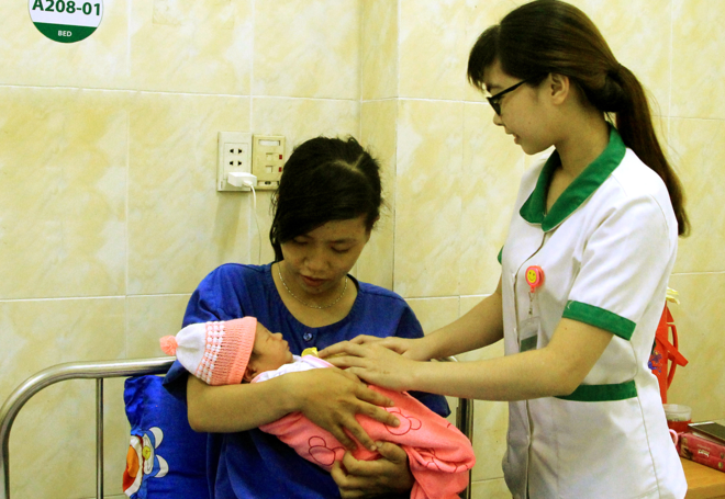 Bà bầu Đồng Nai nhập viện với thai nhi lọt nửa người ra ngoài 