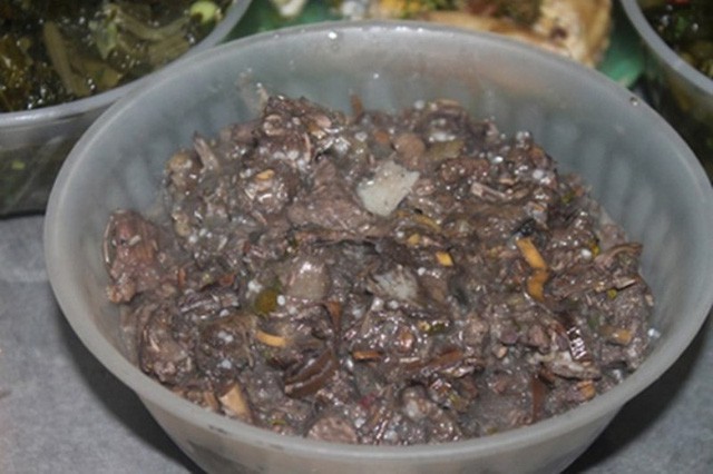 Món thịt thối đặc sản “lúc nhúc ròi” ở vùng núi Sơn La 