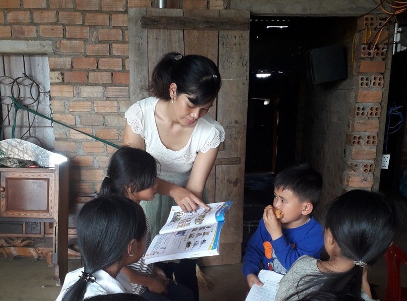 Đắk Nông: Lớp tiếng Anh miễn phí cho học sinh vùng cao của cô giáo M’Nông