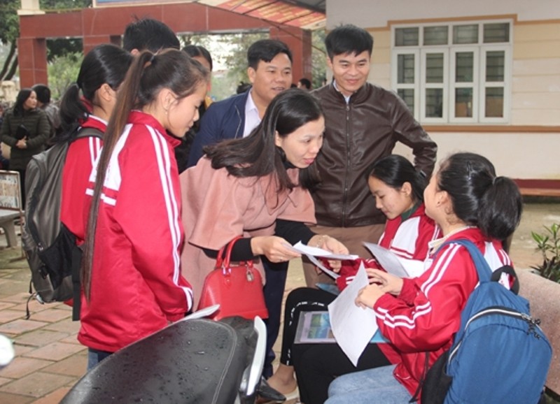 Tại điểm thi Trường THCS Lê Văn Thiêm, TP Hà Tĩnh