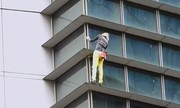 Kinh ngạc "người nhện" tay không chinh phục tòa nhà 47 tầng ở Philippines