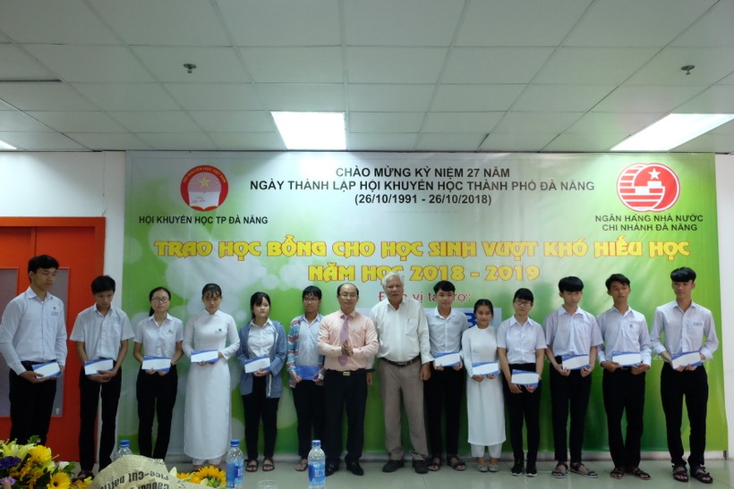Hội Khuyến học TP Đà Nẵng đã bảo trợ rất nhiều suất học bổng dài hạn cho HS, SV yên tâm học tập