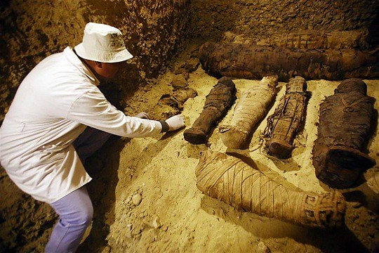 phát hiện khu mộ cổ lớn chứa 50 xác ướp từ trước Công nguyên ở Ai Cập