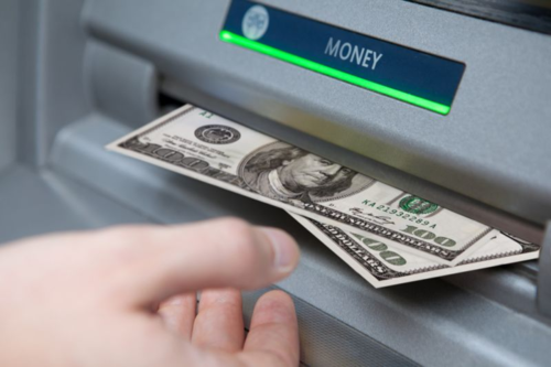 ATM hổng bảo mật, người đàn ông rút 1 triệu USD tiền mặt không ai biết suốt 2 năm