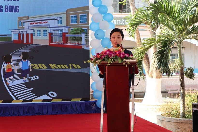 Bà Trịnh Thu Hà - Phó chánh văn phòng ủy ban ATGTQG phát biểu tại buổi khánh thành.