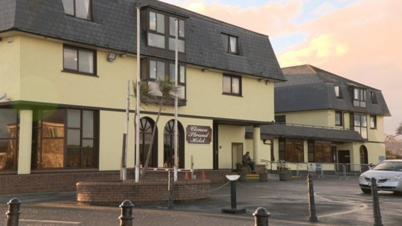 Các thanh tra viên và nhà tâm lý học đã đến thăm ba trung tâm ở các quận Kildare, Waterford và Roscommon