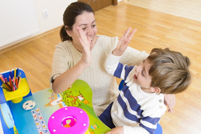 5 cách đơn giản giúp cha mẹ kiểm soát hiệu quả những hành vi “xấu xí” của trẻ