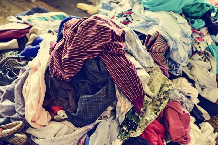 Cô gái dọn tủ vứt đi 5 bao tải quần áo: Cái kết bất ngờ không thể tin nổi sau 2 năm