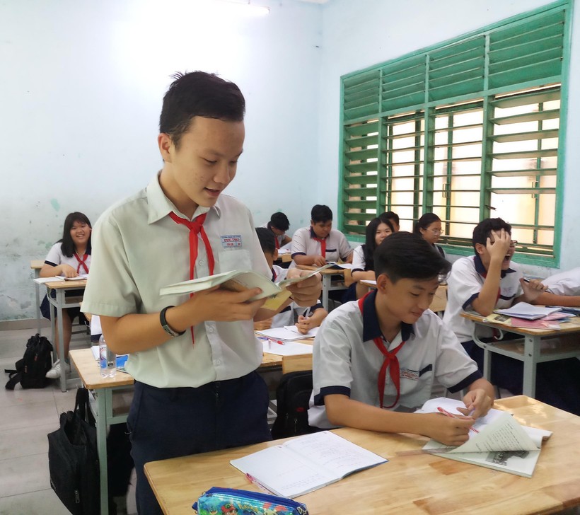 HS khối 9 Trường THCS Phú Thọ, quận 11 trong giờ học