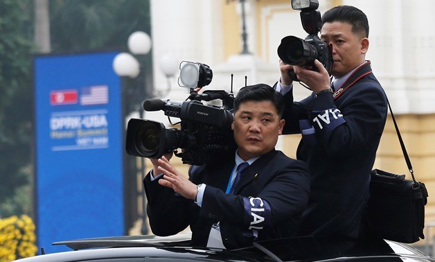 Những phóng viên Triều Tiên lặng lẽ chuyên tâm tác nghiệp tại Việt Nam 