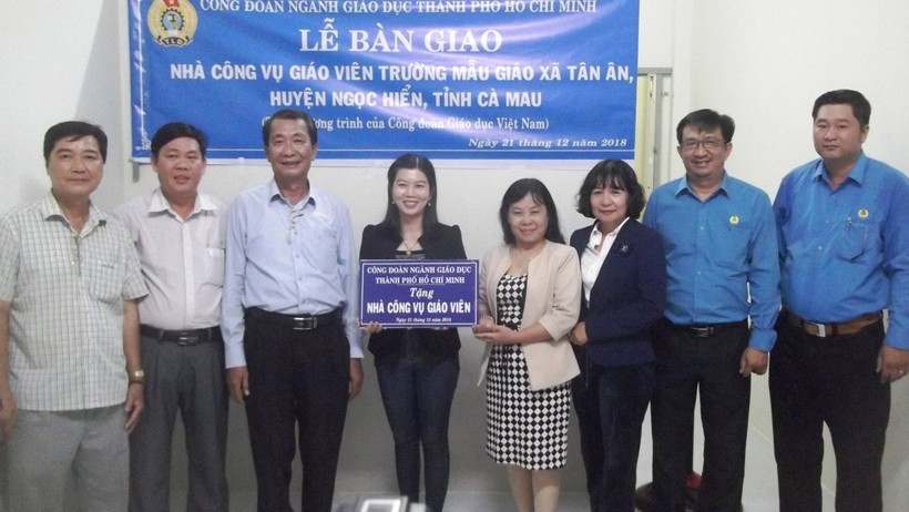 Công đoàn ngành GD TPHCM trao Nhà công vụ cho giáo viên tại huyện Ngọc Hiển, Cà Mau